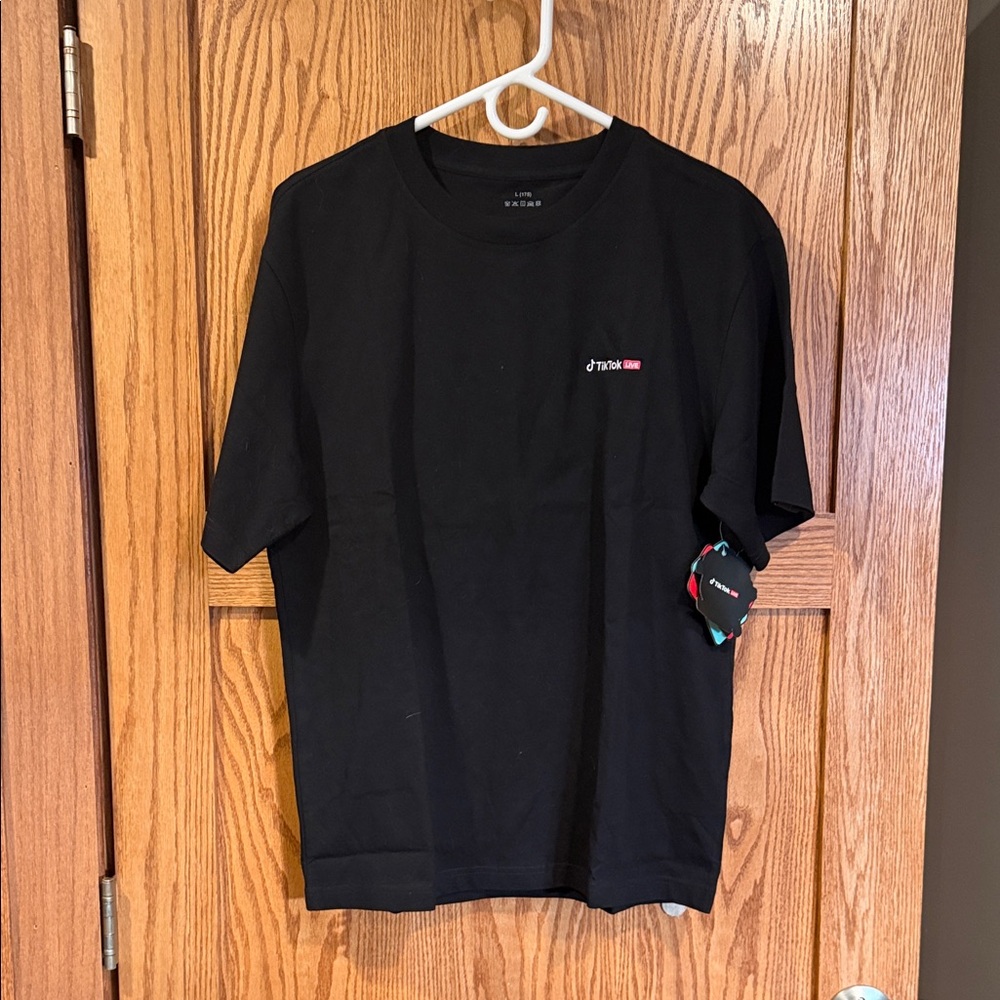 TikTok Live Black Tshirt Mens Large NWT